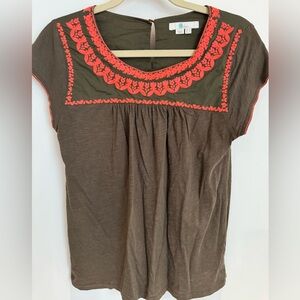 Boden Army Green  Embroidered Scoop Neck Women’s Top with Coral Accents Size 4